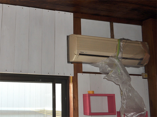 空調自体が少し曲面